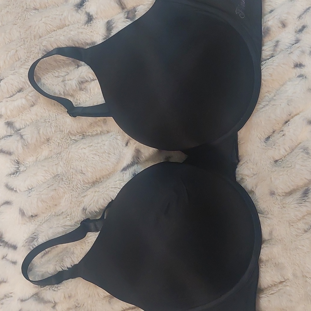 Womans Victoria's Secret Pink Wear Everywhere bra